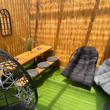 3 Double Bed Brittania Styled Central Home Near Lfc Sleeps 6 With Free Business Super Fast Fibre Broadband Liverpool Kültér fotó