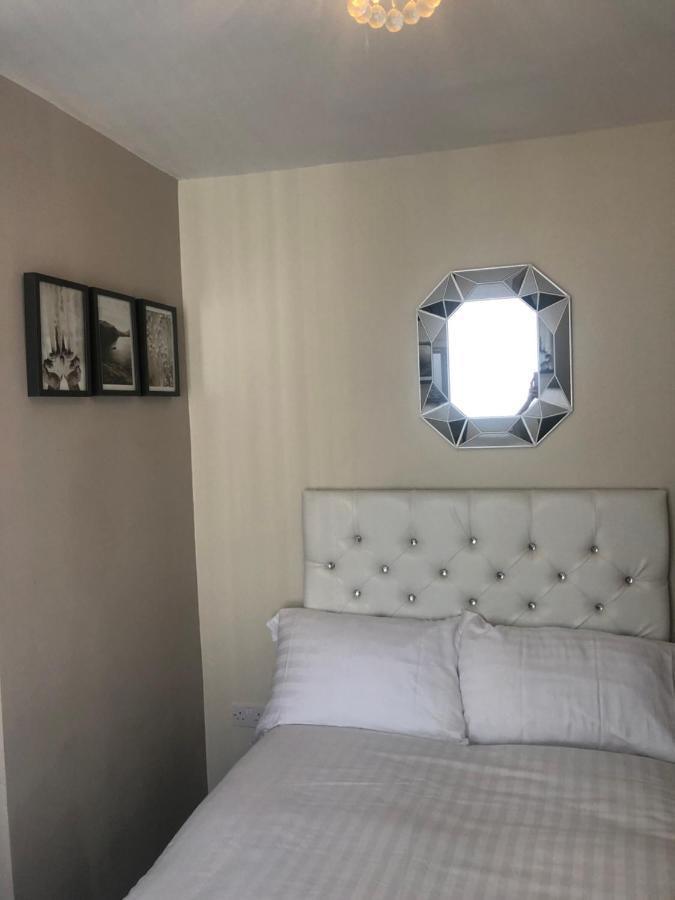 3 Double Bed Brittania Styled Central Home Near Lfc Sleeps 6 With Free Business Super Fast Fibre Broadband Liverpool Kültér fotó