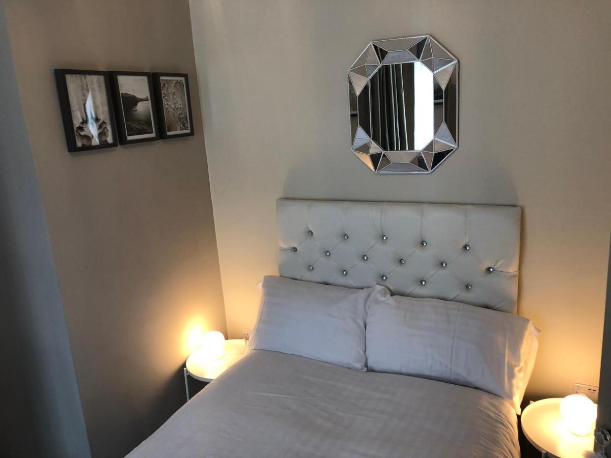 3 Double Bed Brittania Styled Central Home Near Lfc Sleeps 6 With Free Business Super Fast Fibre Broadband Liverpool Kültér fotó