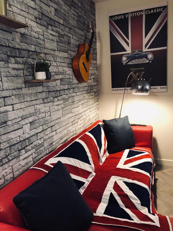 3 Double Bed Brittania Styled Central Home Near Lfc Sleeps 6 With Free Business Super Fast Fibre Broadband Liverpool Kültér fotó
