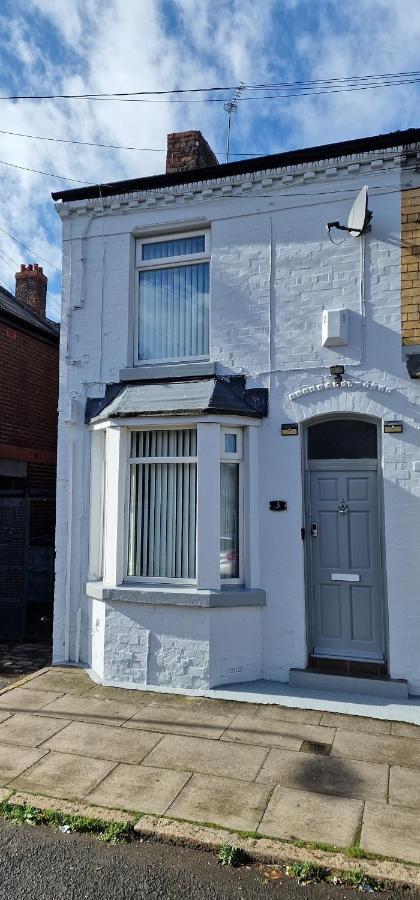 3 Double Bed Brittania Styled Central Home Near Lfc Sleeps 6 With Free Business Super Fast Fibre Broadband Liverpool Kültér fotó