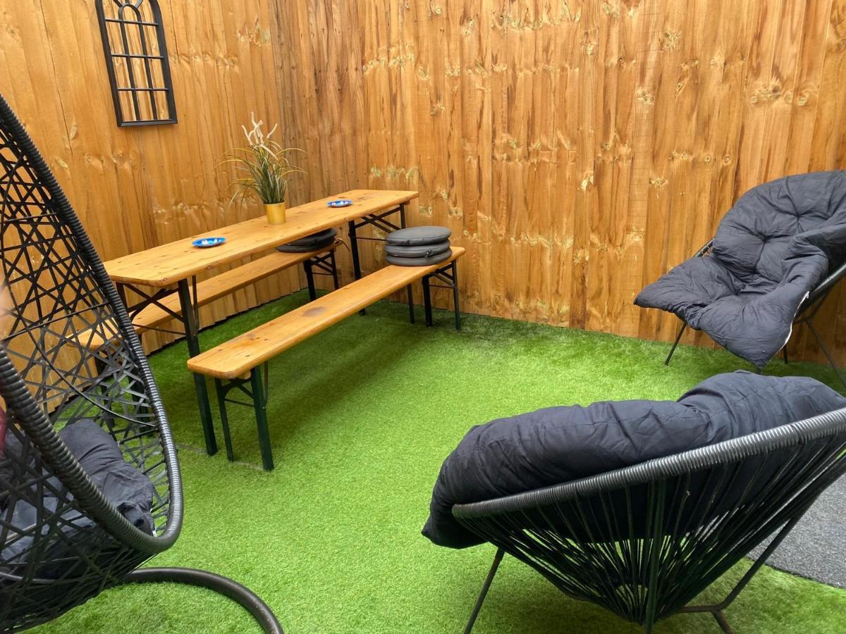 3 Double Bed Brittania Styled Central Home Near Lfc Sleeps 6 With Free Business Super Fast Fibre Broadband Liverpool Kültér fotó