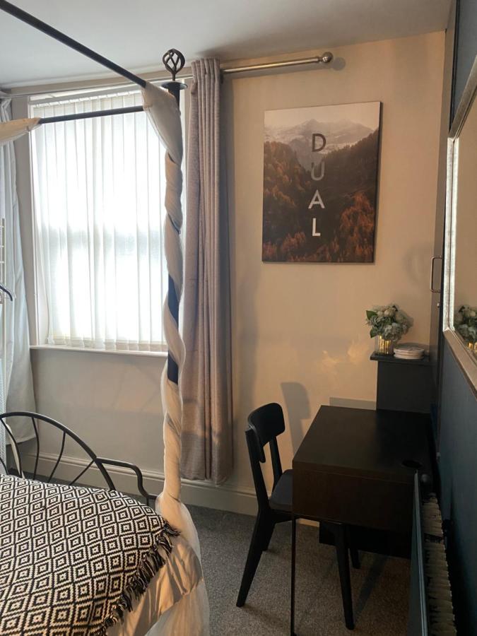 3 Double Bed Brittania Styled Central Home Near Lfc Sleeps 6 With Free Business Super Fast Fibre Broadband Liverpool Kültér fotó